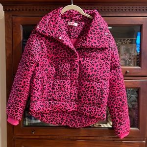 Super cute puffer jacket. It is fun to wear but unfortunately I am M not S.